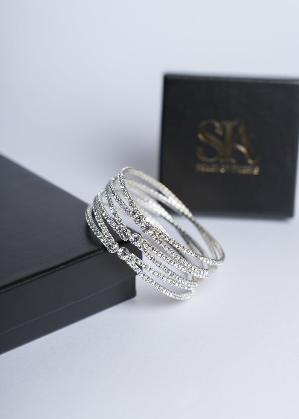 Brățara Glam Spark Argintie cu Cristale Strălucitoare Sia House pentru femei elegante