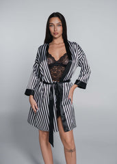 3-piece pajama set with lace and satin – top, shorts and robe
