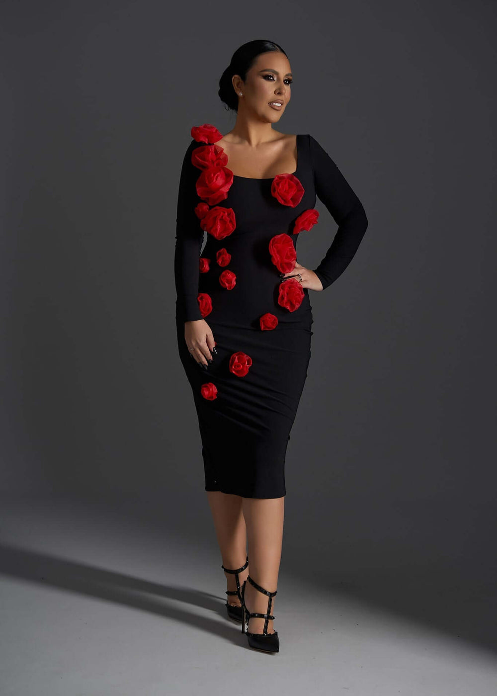 Rochie Midi Rose Affair neagră cu flori 3D Sia House Sia House pentru femei elegante