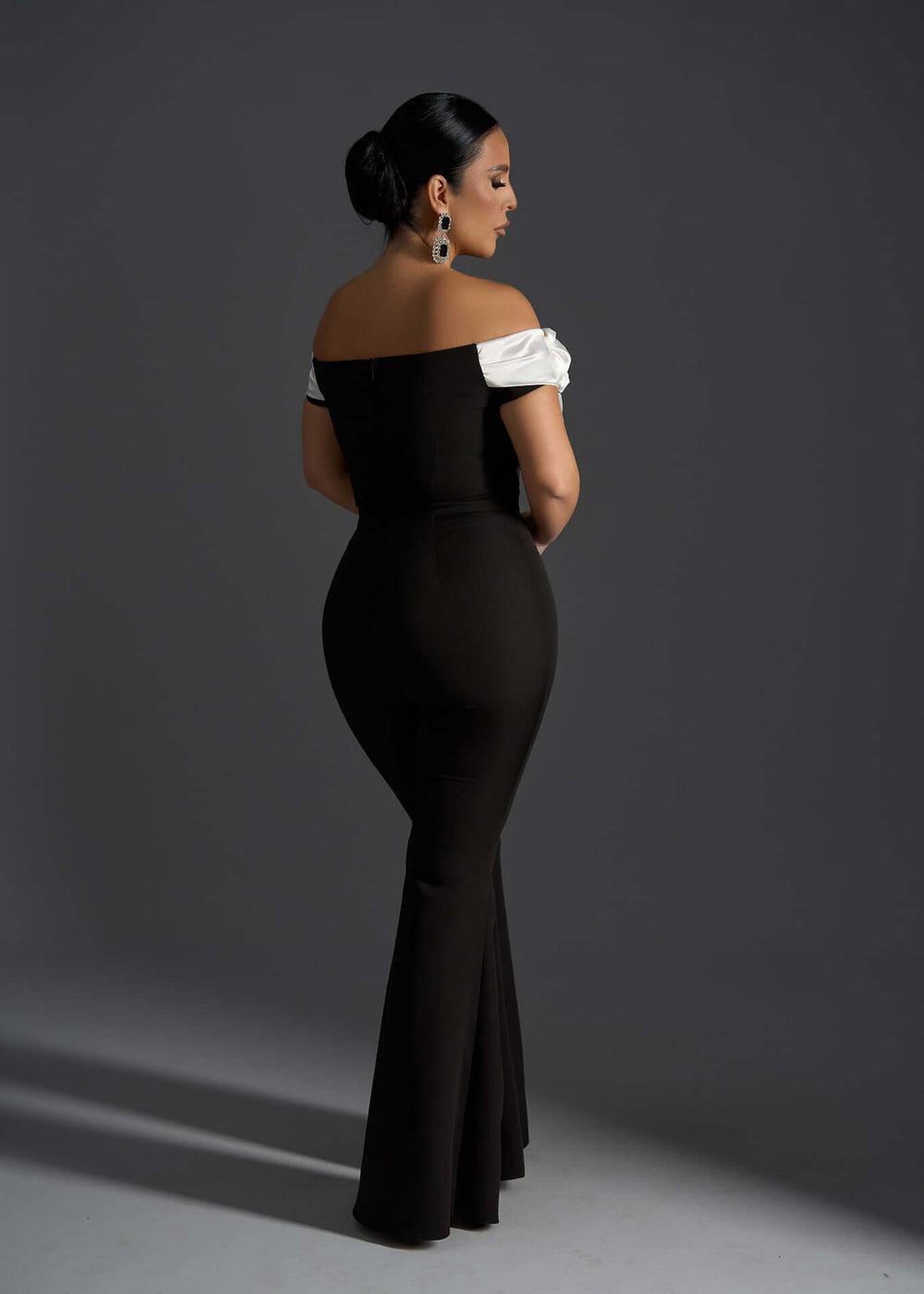 Loyal Mistress Salopetă elegantă off-shoulder neagră Sia House Sia House pentru femei elegante