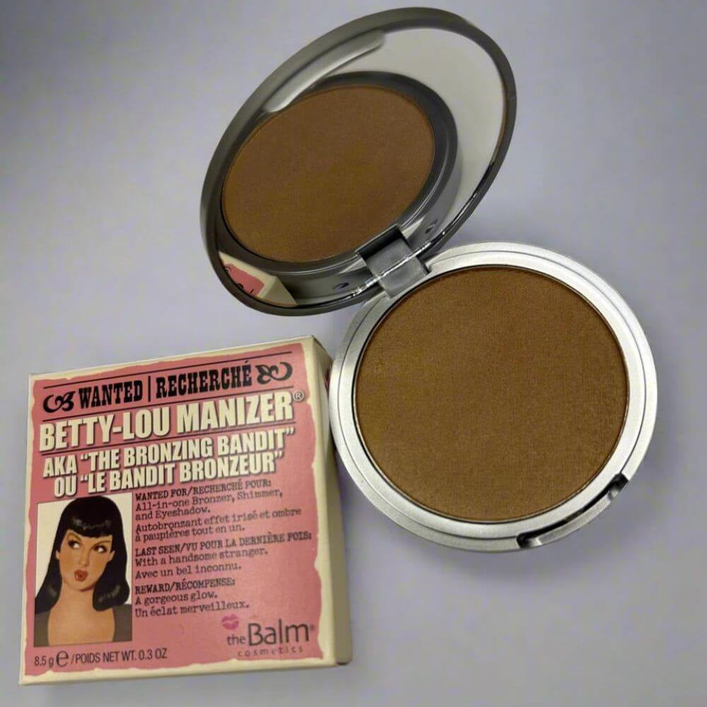 theBalm Betty-Lou Manizer Iluminator și Bronzer Multifuncțional Sia House pentru femei elegante