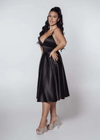 Rochie Bling Grace din tafta midi elegantă neagră, cu bust susținut și bretele subțiri, model de seară sofisticat