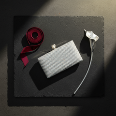 Clutch Crystal Pearl argintiu cu cristale și închidere perlă Sia House