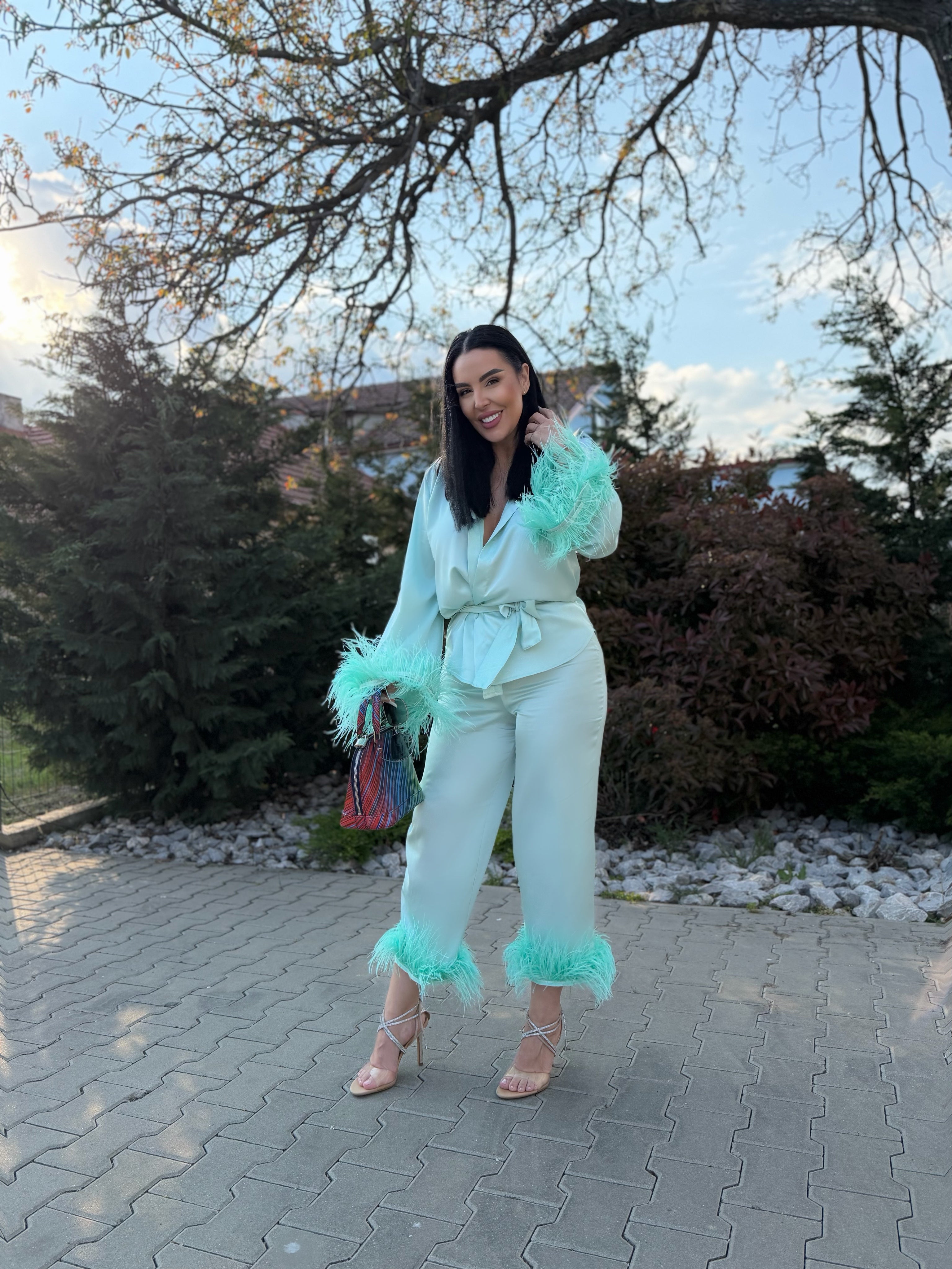 Costum satin mătase cu pene Zeyna