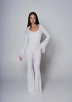 Salopeta Bling Temptation alba, material elastic cu cristale, maneci evazate cu pene, tinuta eleganta de seara