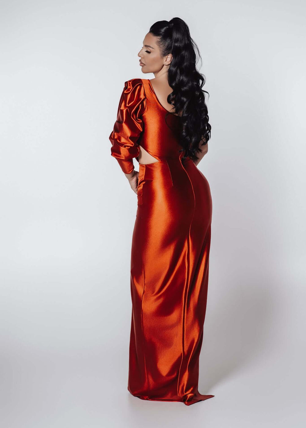 Rochie Lungă Silk Lust cu Decupaj și Mâneci Bufante - Sia House Sia House pentru femei elegante