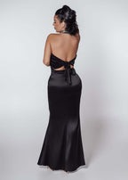 Rochie Bling Enchant din satin negru, spate gol cu bretele legate și guler tip bijuterie decorat cu cristale