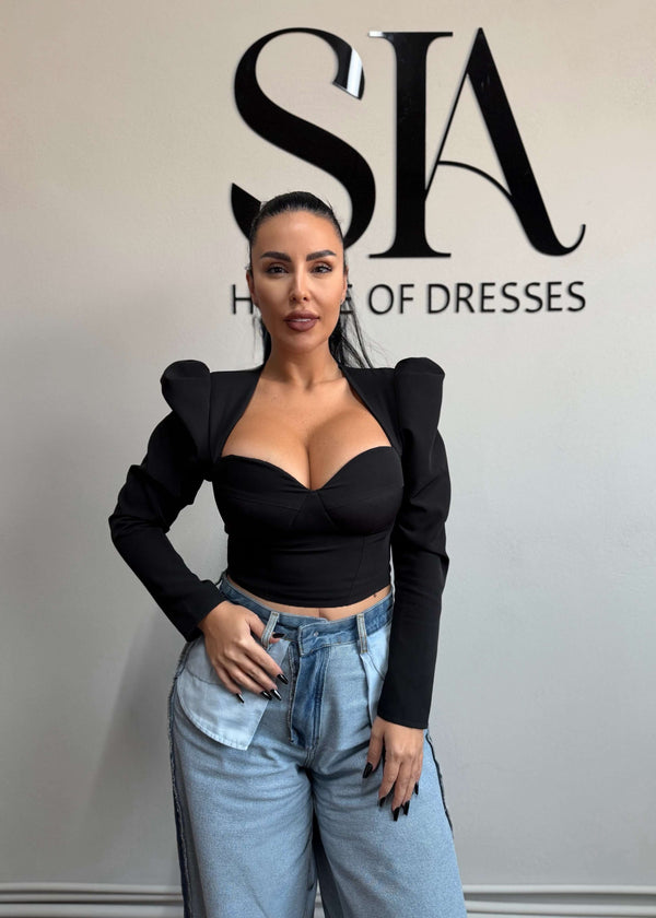 Top din stofă elastică AURA cu croială tip corset și push-up natural, purtat cu blugi, la showroomul SIA House of Dresses
