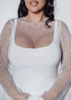 Rochie Bling DIVA albă, plasă cu cristale peste rochie dublă mulată, ideală pentru evenimente speciale