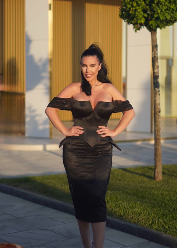 Domina – Rochie midi cu corset din tafta și plasă cu cristale