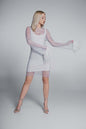 Rochie Bling Diva din plasă cu pietre și pene, perfectă pentru evenimente de gală, design modern și elegant.