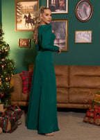 Top elegant verde, tip corset cu push-up natural AURA, ținută de Crăciun într-un living decorat festiv