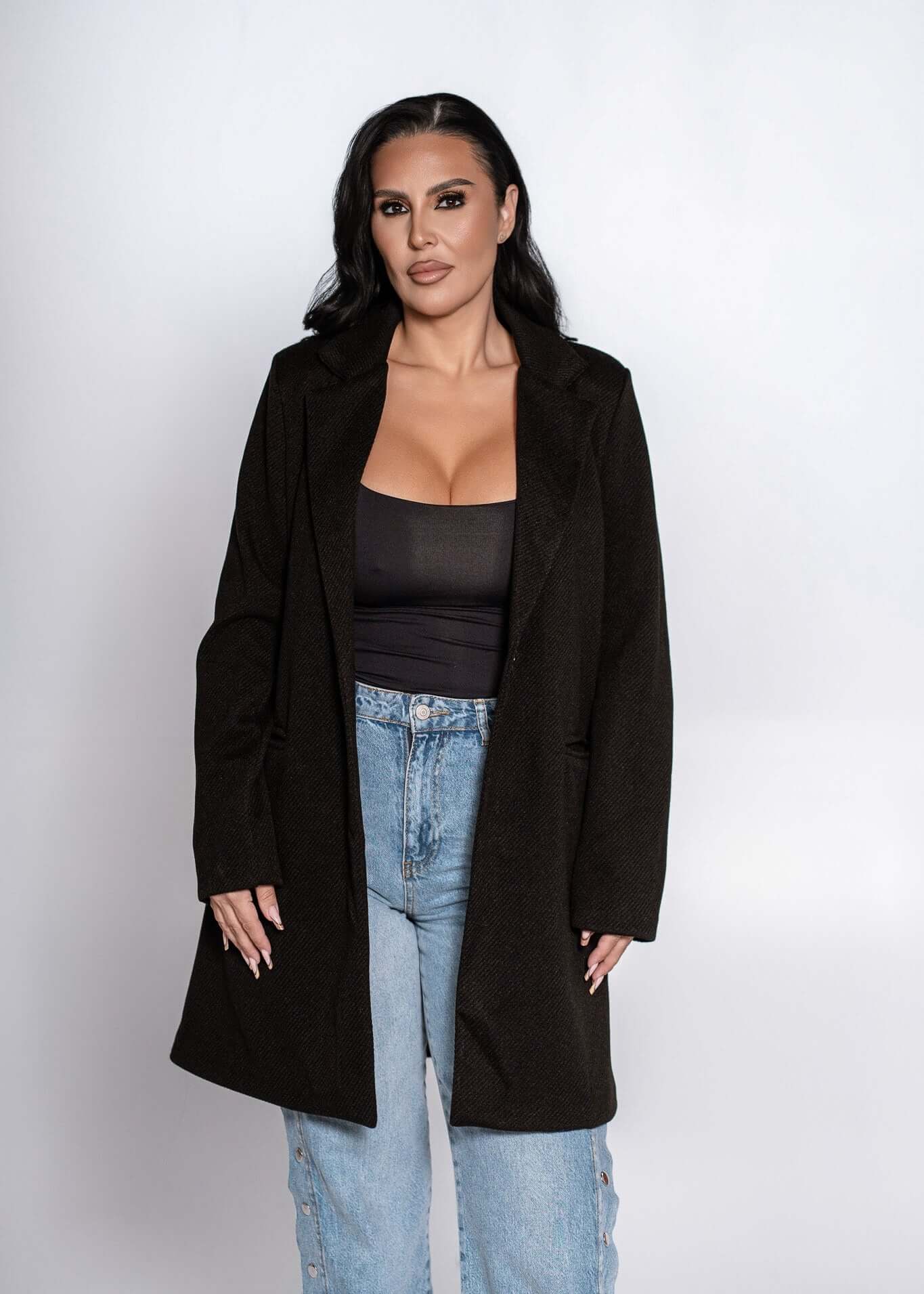 Palton SIA Timeless Coat din stofă densă cu textură moale, croială dreaptă, stil casual-elegant pentru ținute moderne de zi