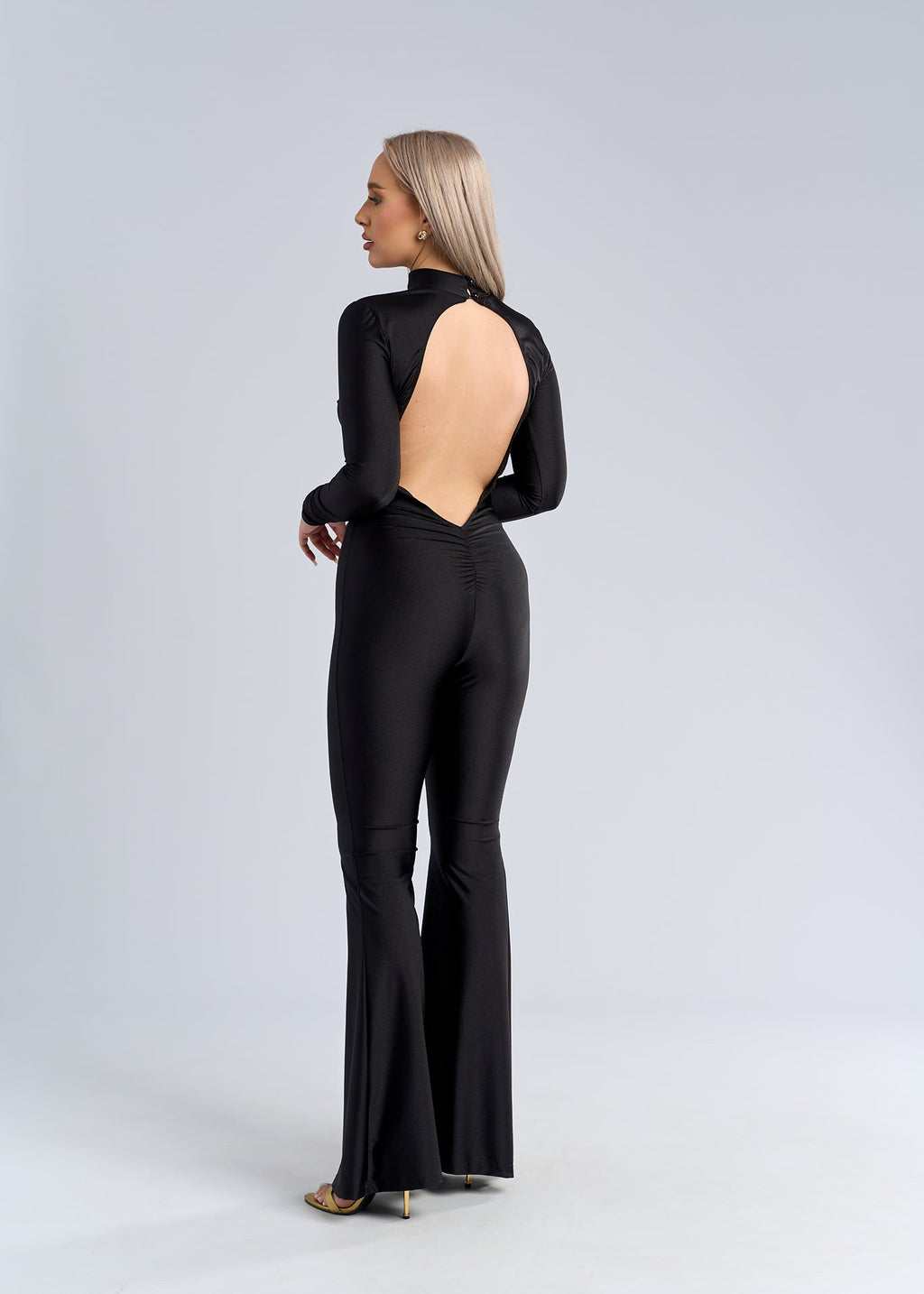 Salopetă neagră din lycra cu spate gol seducător - "SINFUL BACK"