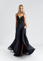 rochie din voal si dantela, model SCARLET, cu aplicatii elegante, perfecta pentru ocazii speciale.