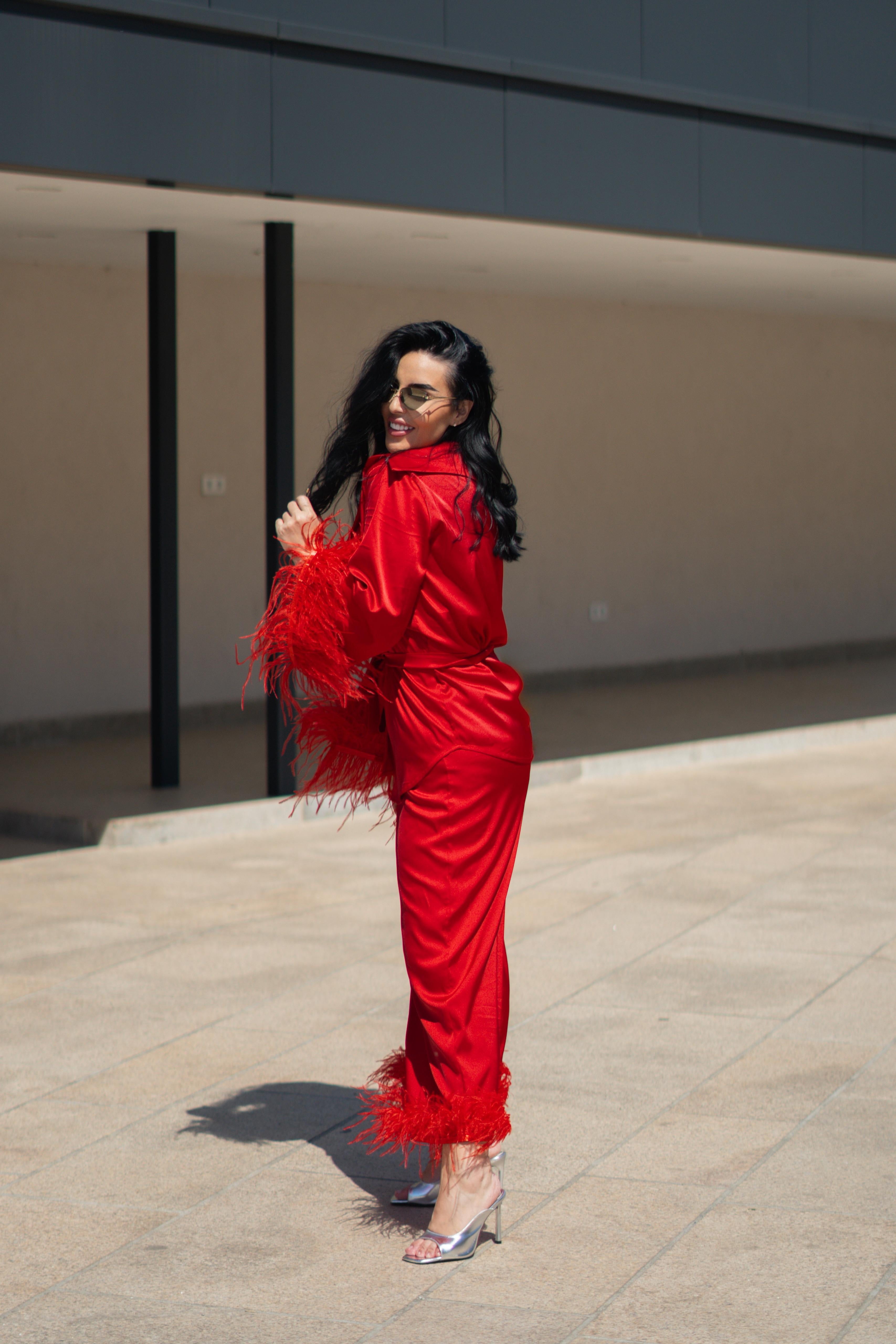 Costum satin mătase cu pene Zeyna