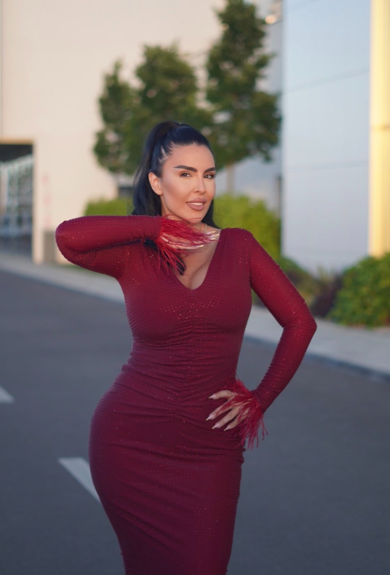 Rochie SIA Feather Seduction – Rochie midi cu cristale și pene Secondary image