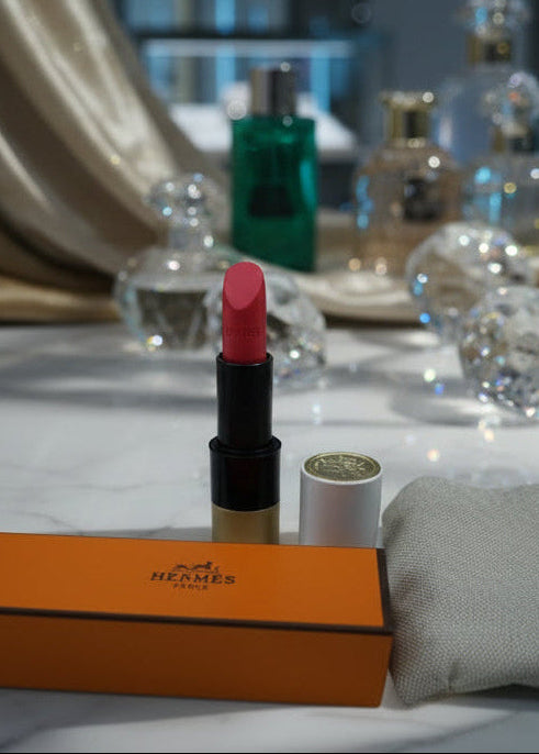 Rouge Hermès Satin Lipstick Sia House pentru femei elegante
