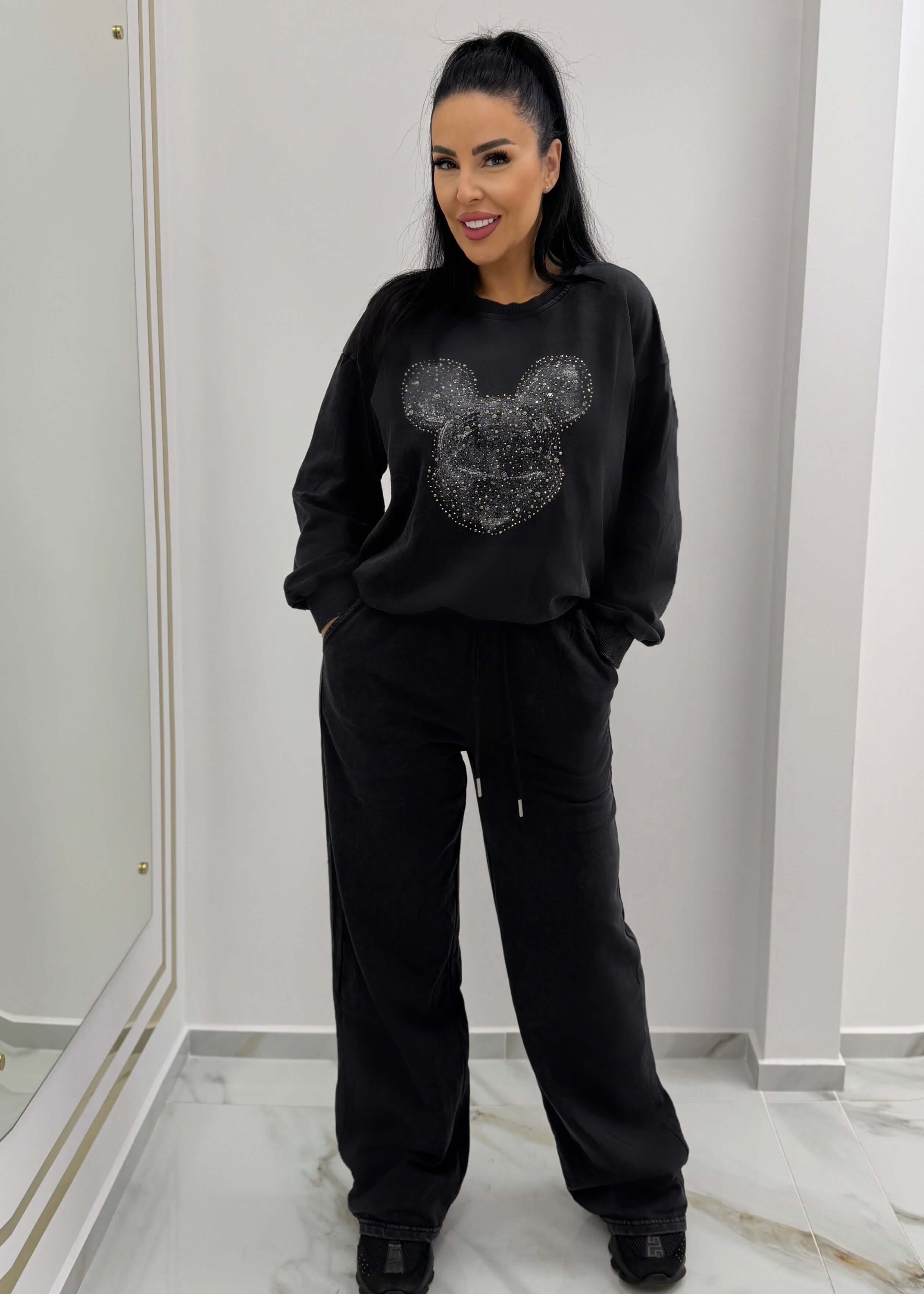 Trening modern luxury casual din 2 piese MICKEY SPARKLE negru cu aplicație strălucitoare, bluza cu imprimeu cap de șoarece stilizat