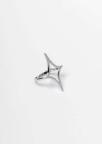 Alt Tag: Inel stea Double Star Ring, stea dublă deschisă cu cristale, inel statement argintiu, vedere laterală