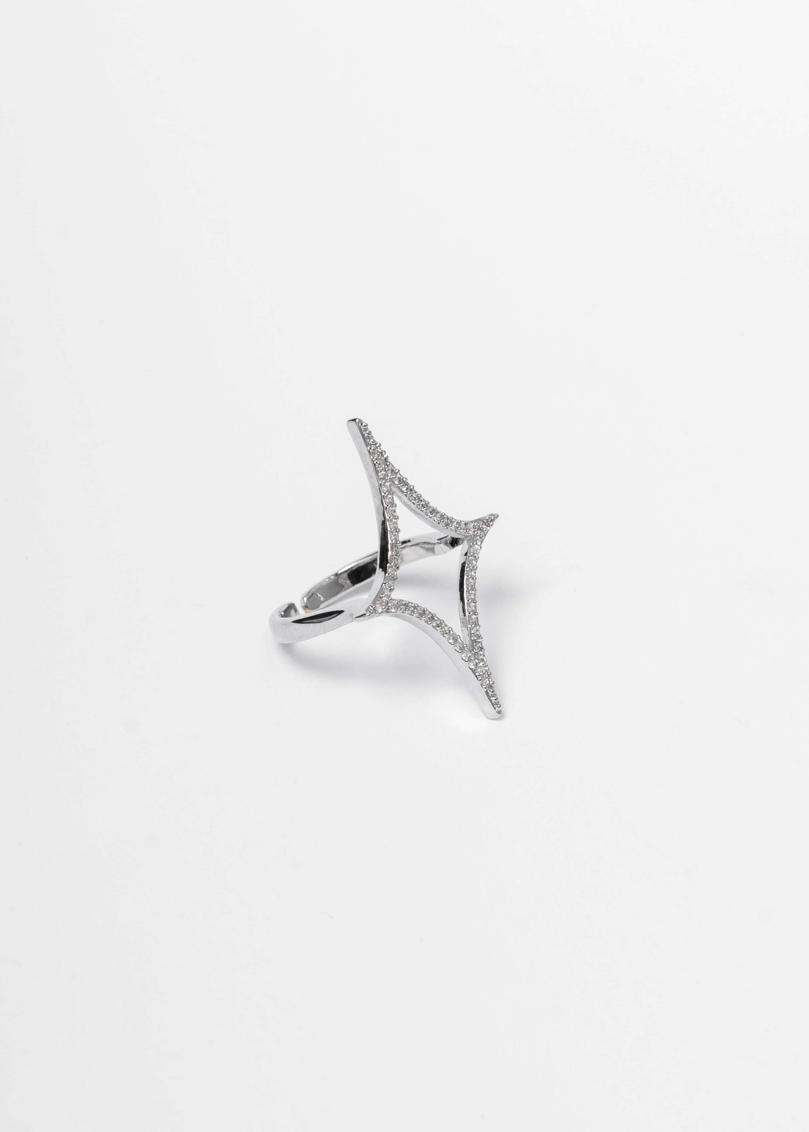 Alt Tag: Inel stea Double Star Ring, stea dublă deschisă cu cristale, inel statement argintiu, vedere laterală