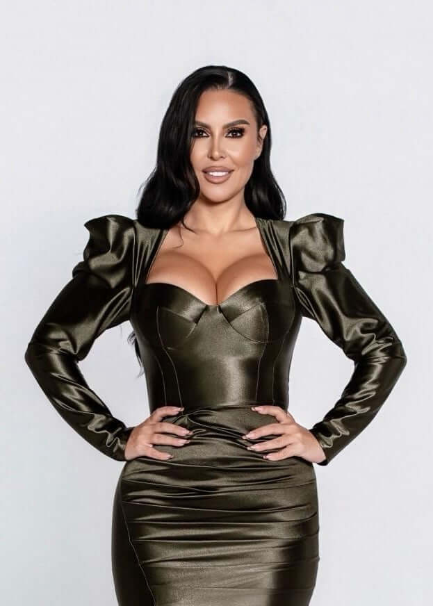 Rochie LUNEVA lunga din lycra premium densa, eleganta, mulata pe corp, cu maneci bufante, ideala pentru evenimente de seara