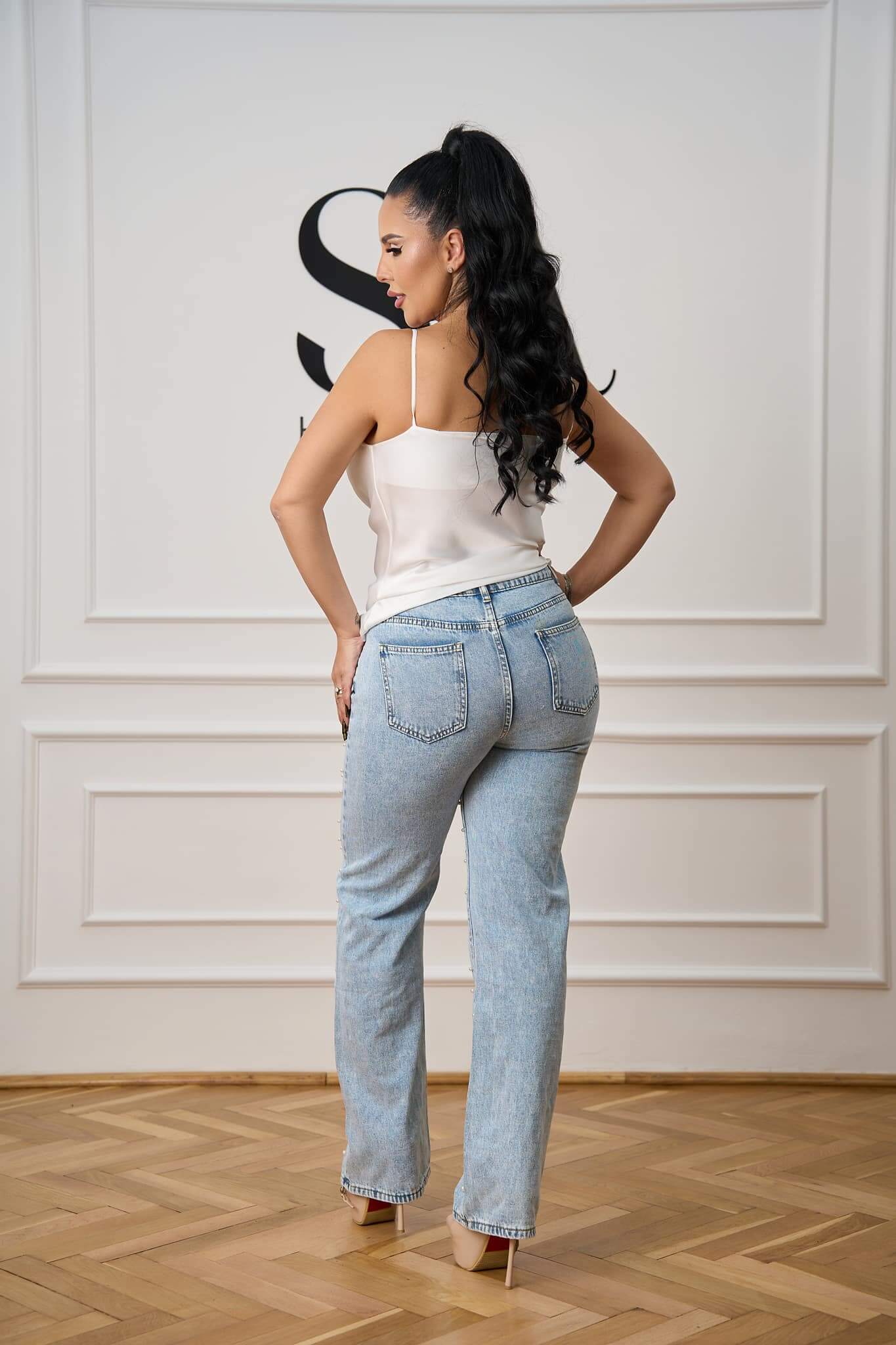 Anissa Jeans