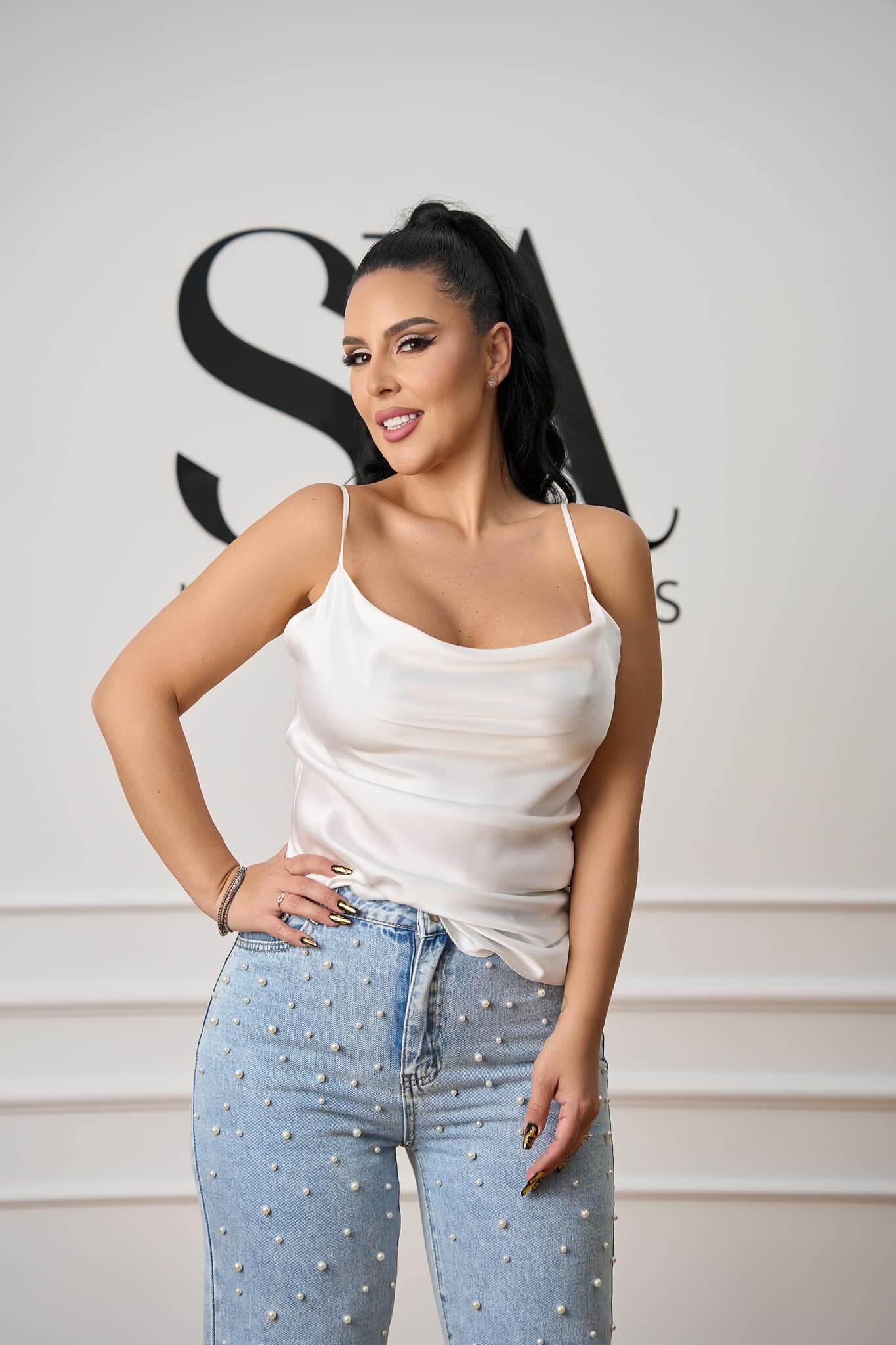 Anissa Jeans