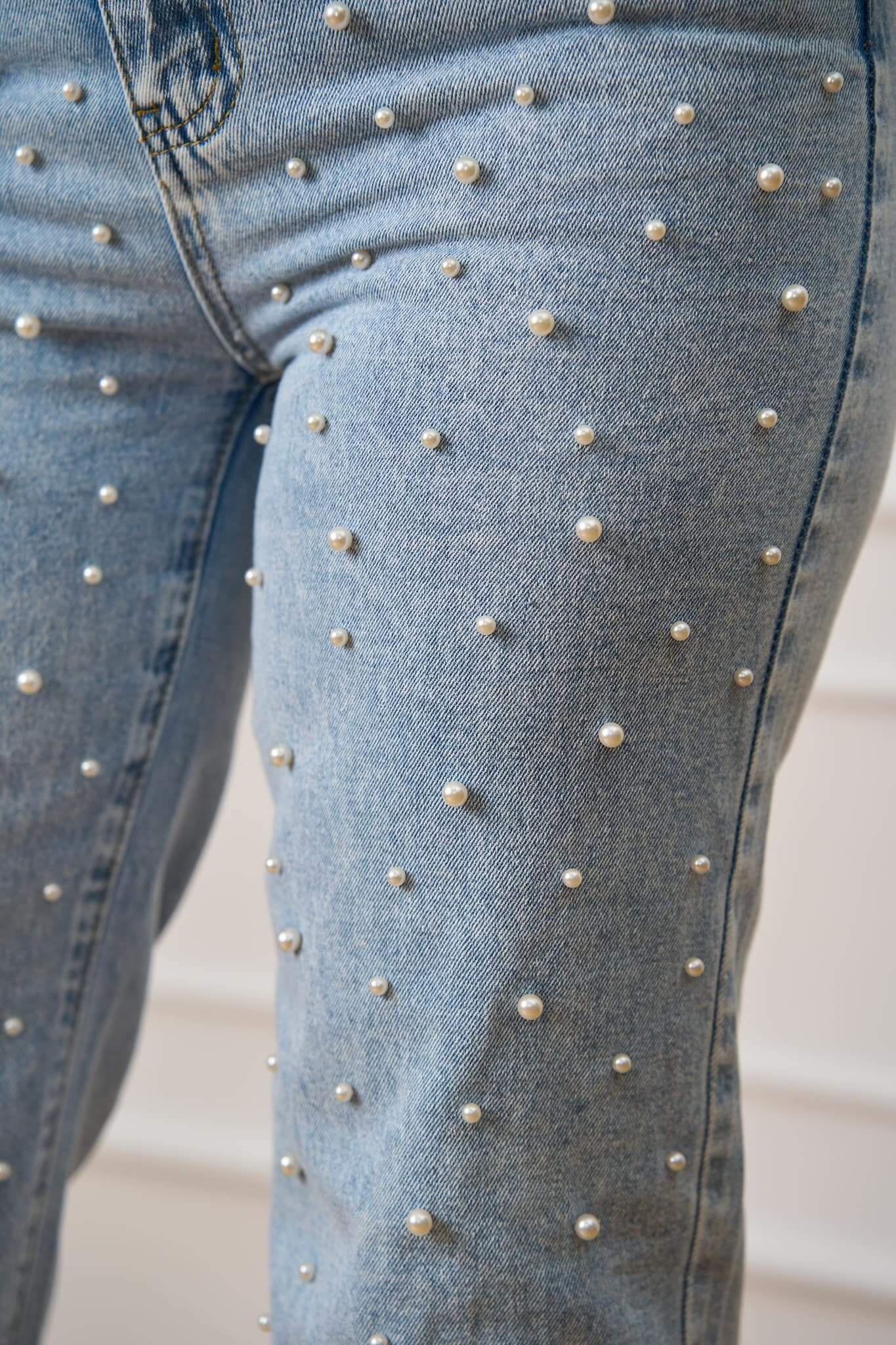 Anissa Jeans