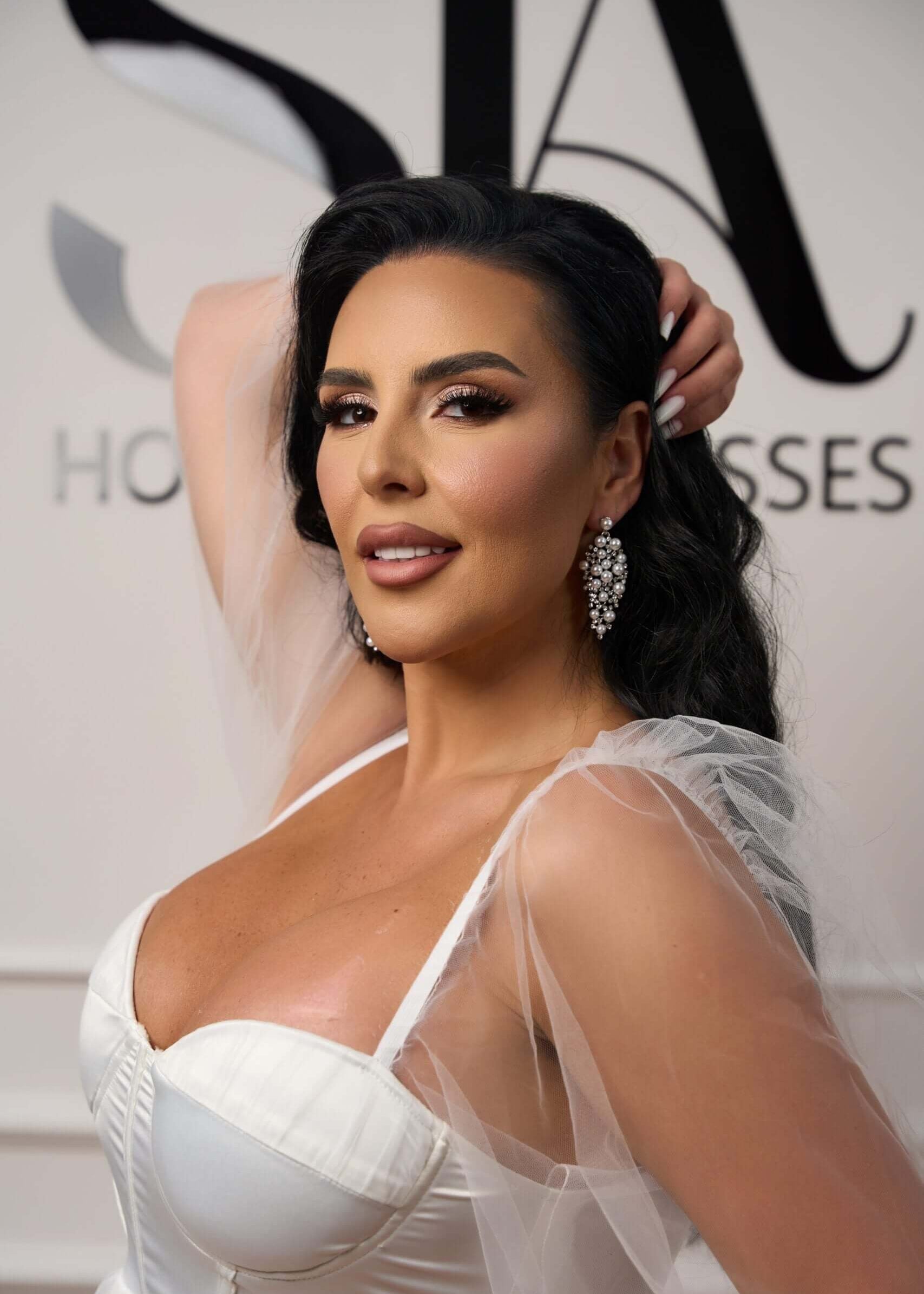 Cercei Miriam cu Perle și Cristale Argintii - Sia House Sia House pentru femei elegante