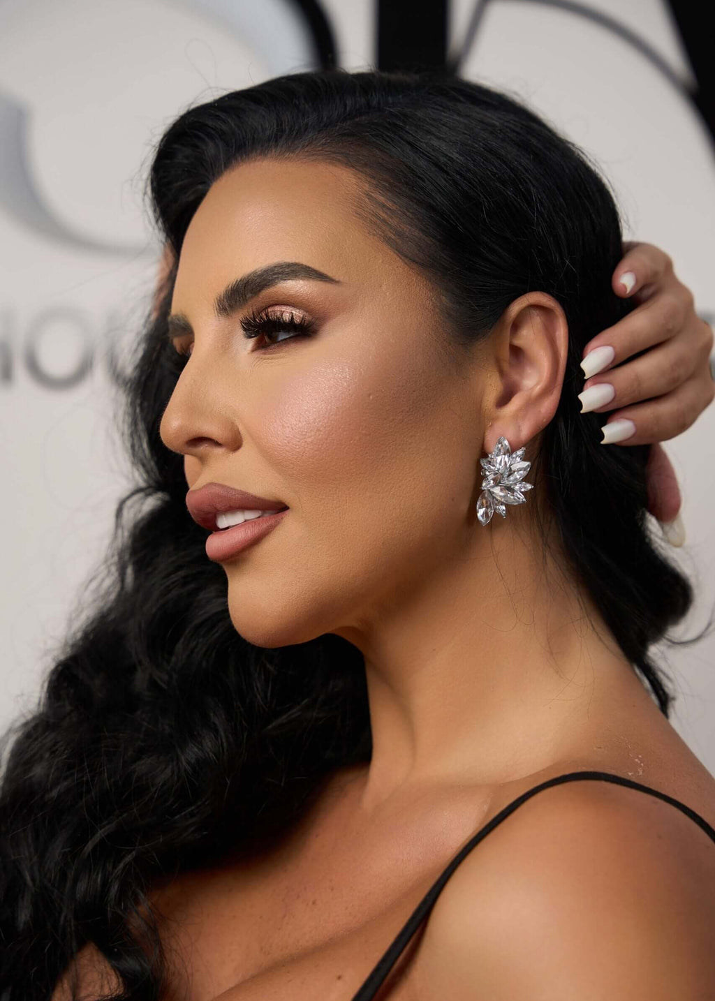 Cercei Ania - Eleganță cu Cristale Argintii de la Sia House Sia House pentru femei elegante