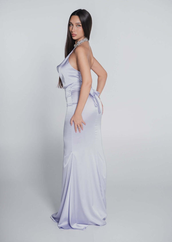 Rochie Bling Enchant din satin de mătase elastic, lila, lungă, cu guler bijuterie decorat cu cristale, vedere laterală pe model