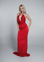 Rochie Bling Enchant din satin de matase elastic roșu, decolteu adânc și guler bijuterie decorat cu cristale