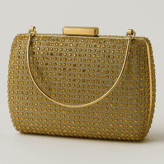 Geantă clutch aurie cu cristale geometrice, lanț detașabil și închidere metalică, perfectă pentru ținute de seară elegante.