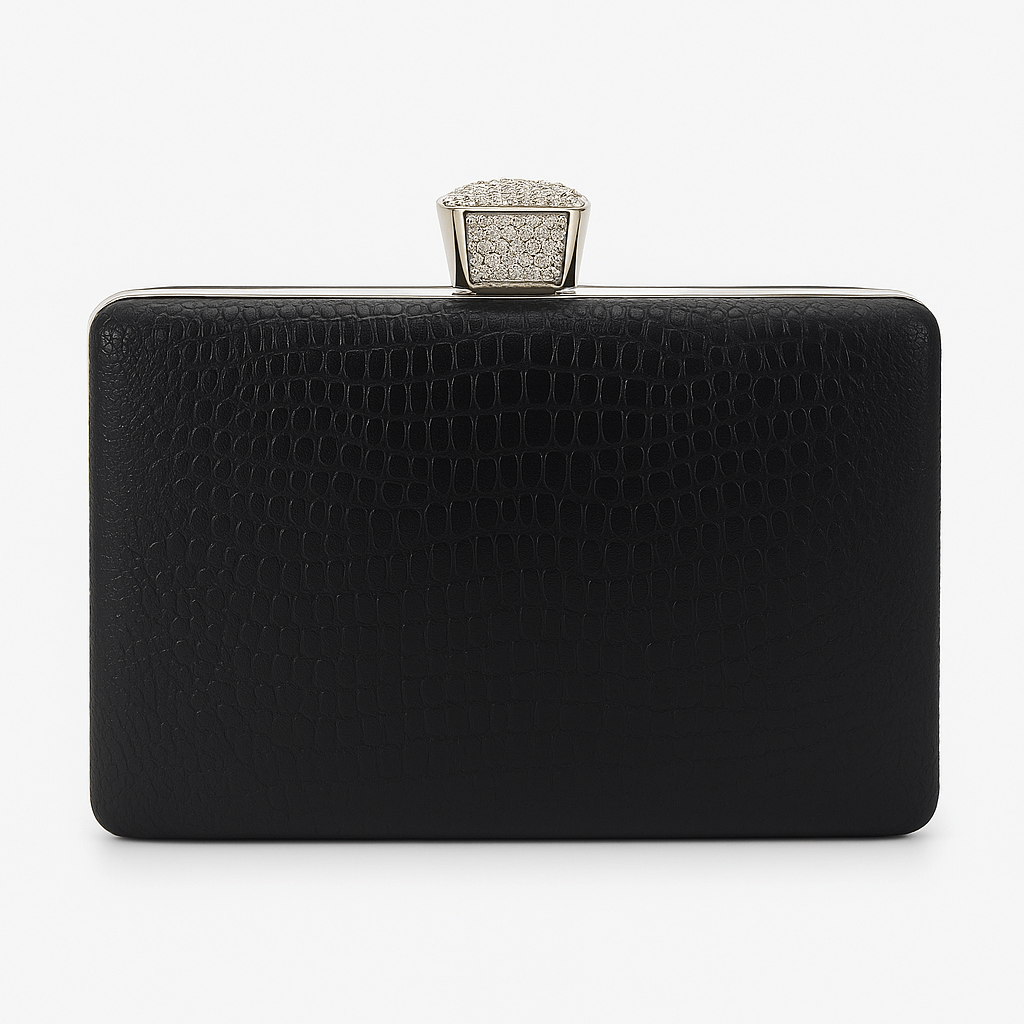 Geanta clutch neagră elegantă cu detalii argintii și textură rafinată, perfectă pentru ținute glam și minimaliste.