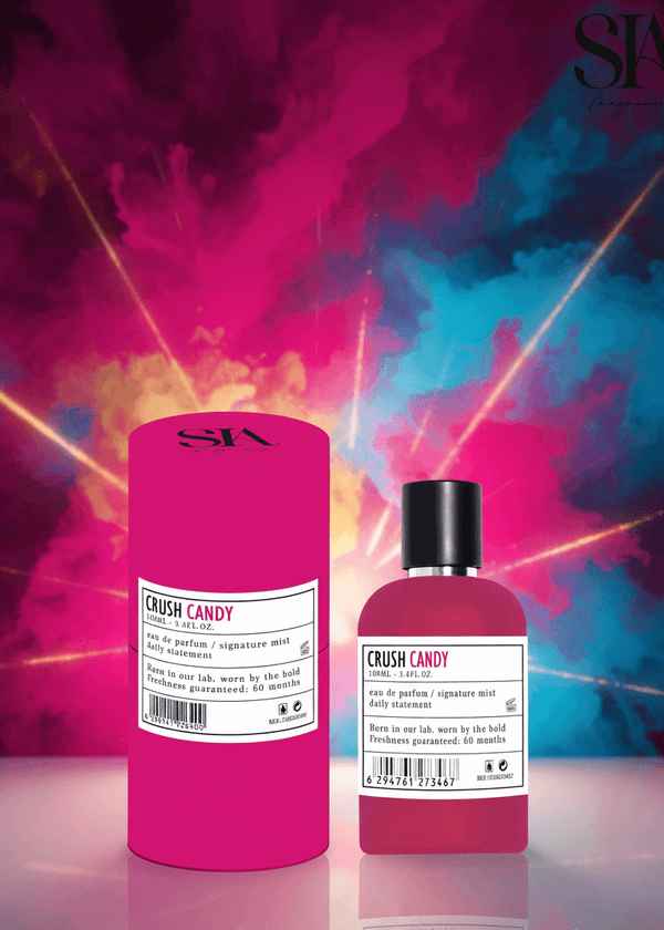 Eau de Parfum CRUSH CANDY 100ml, parfum fructat dulce pentru femei, sticlă roz intens cu ambalaj cilindric, fundal colorat vibrant