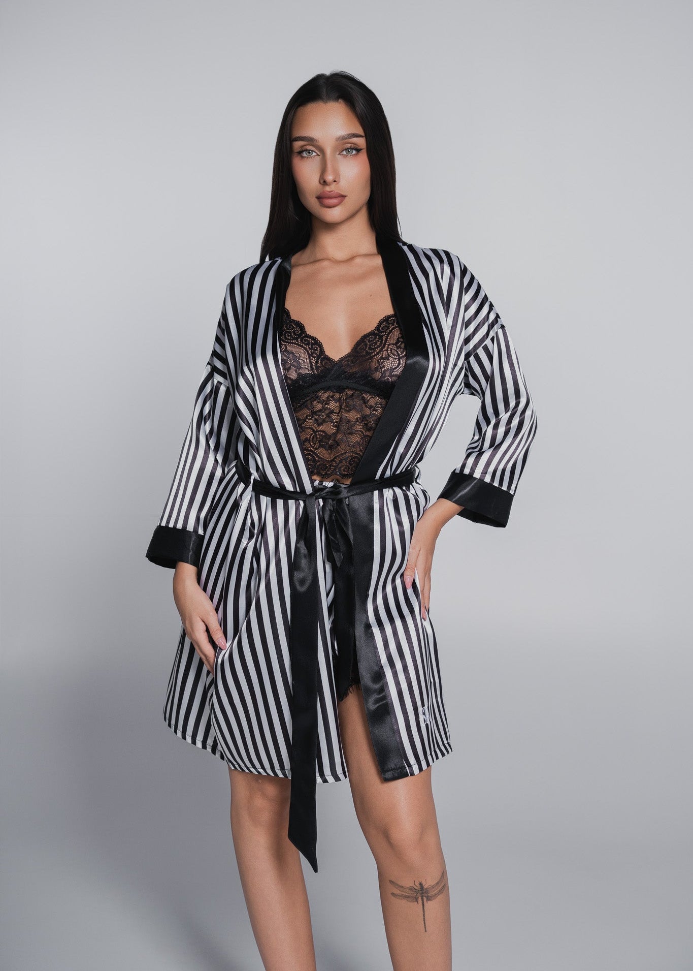 3-piece pajama set with lace and satin – top, shorts and robe