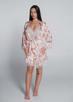 Alt Tag: Set pijama Nighty SIA Homewear 3 piese din satin cu dantelă, halat floral și cămașă de noapte elegantă