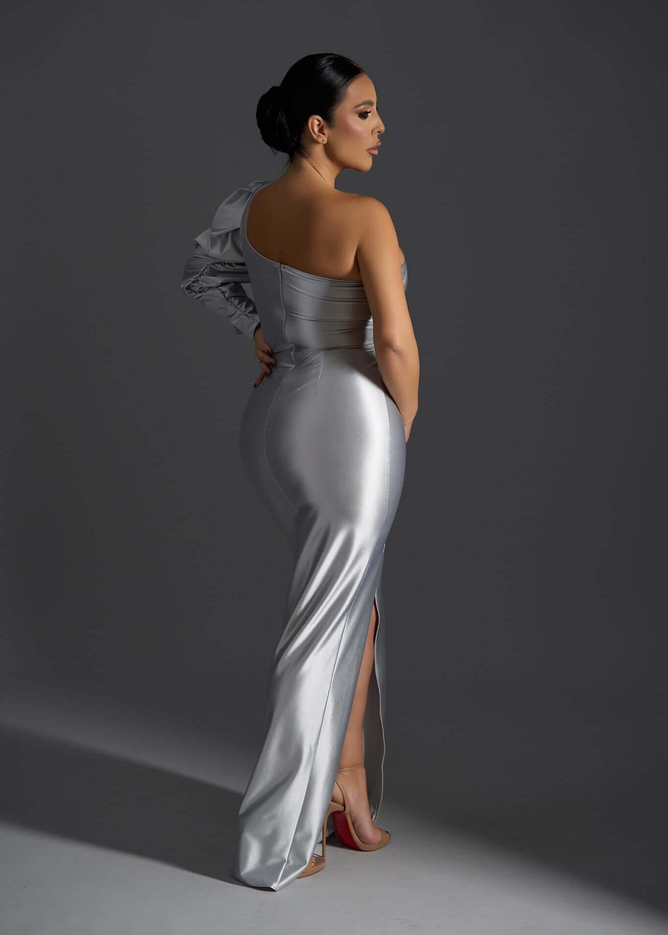 Rochie Lungă Silk Lust cu Decupaj și Mâneci Bufante - Sia House Sia House pentru femei elegante