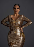 Rochie SIA Eclipse Desire midi elegantă, mulată, cu paiete reversibile aurii și decolteu în V, pe fundal gri închis