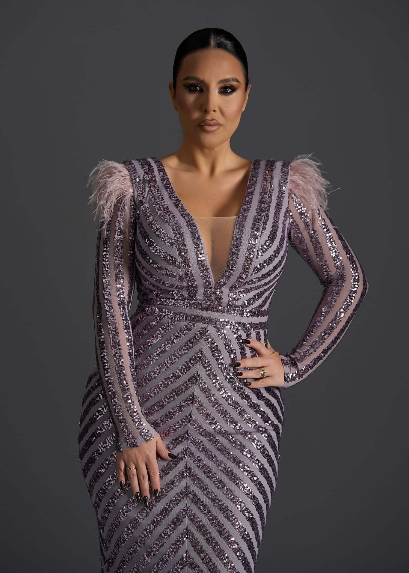 Rochie SIA Edge of Elegance - Rochie midi creion cu paiete și pene Secondary image