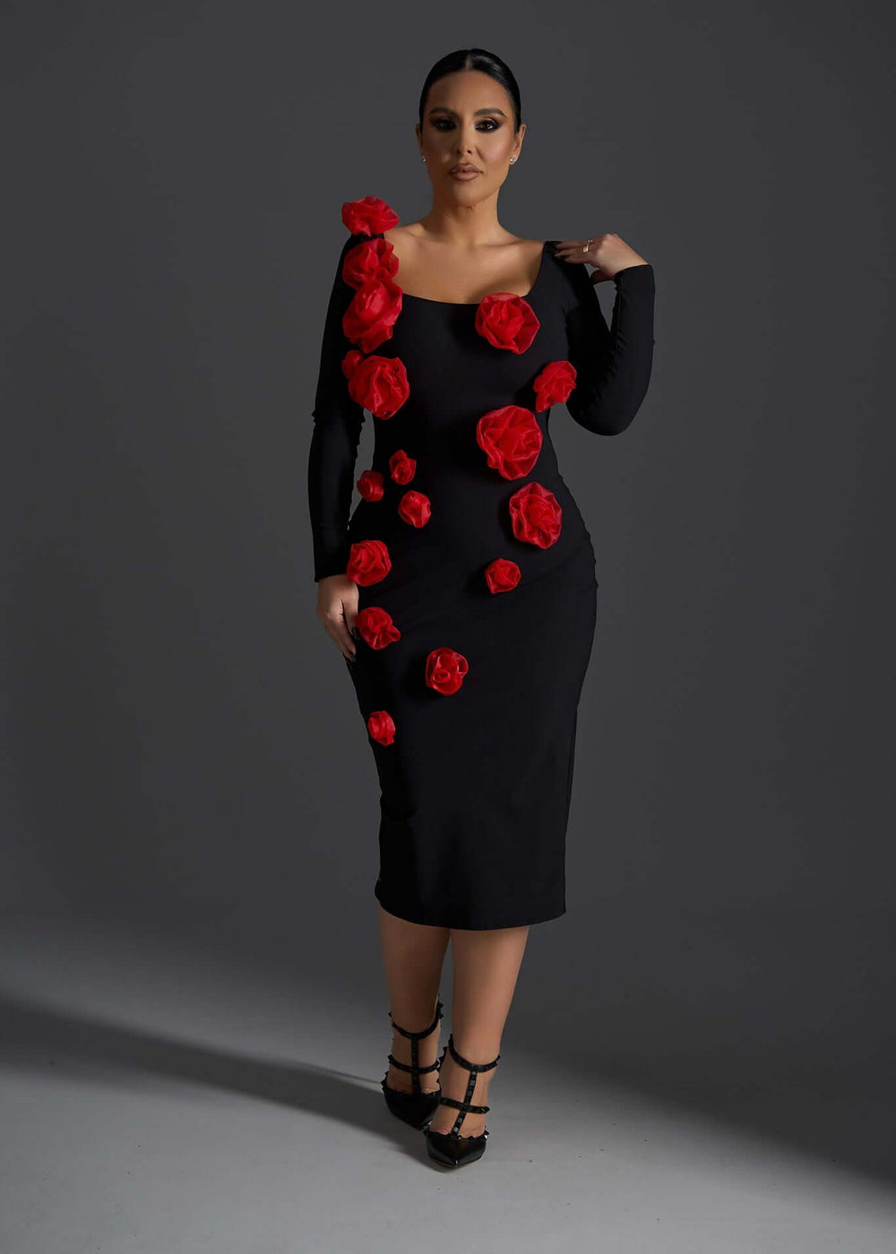 Rochie Midi Rose Affair neagră cu flori 3D Sia House Sia House pentru femei elegante