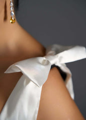 Angel Lust - Rochie midi neagră elegantă cu detalii din satin și perle Sia House pentru femei elegante