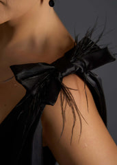 Black Widow - Rochie midi neagră cu aplicații din pene by Sia House Sia House pentru femei elegante