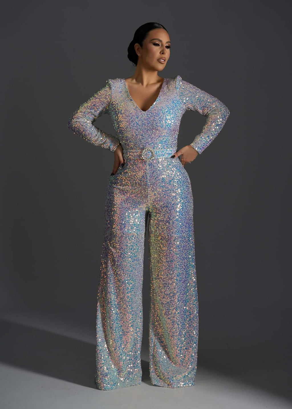 Salopeta SIA Cosmic Spark, salopetă elegantă cu paiete multicolore irizate pentru ocazii speciale