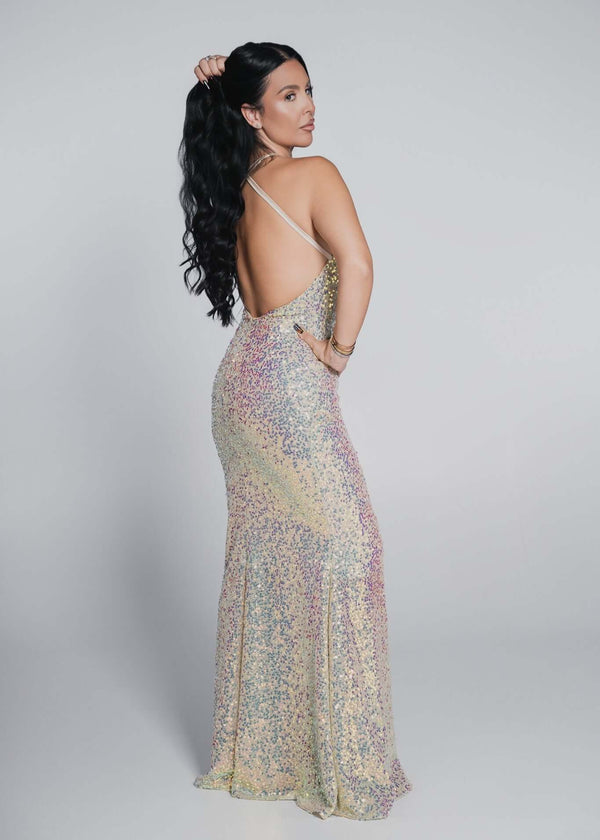 Alt Tag: Rochie Bling Siren tip sirenă cu paiete multicolore rainbow, spate gol, rochie de seară strălucitoare