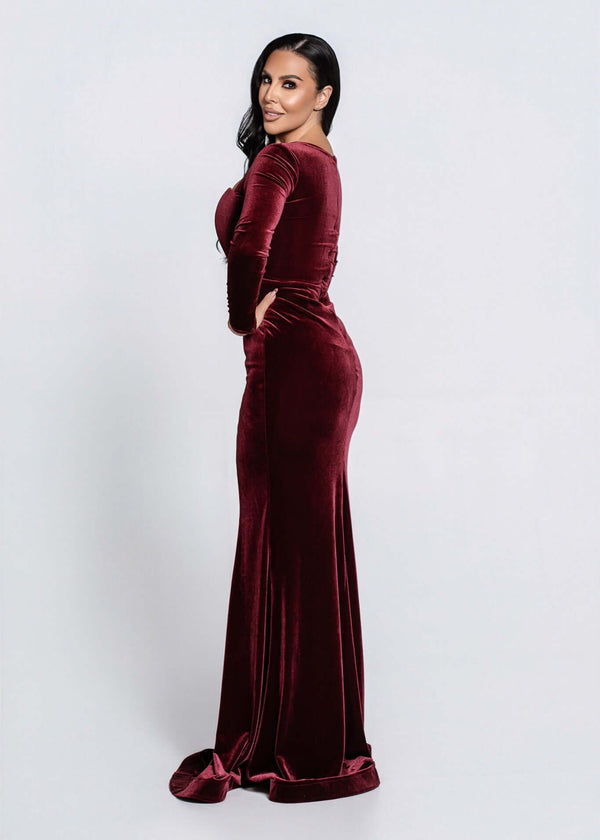 Alt Tag: Rochie Velvet Noir din catifea lunga, croi sirena, decolteu inimioara, eleganta pentru ocazii