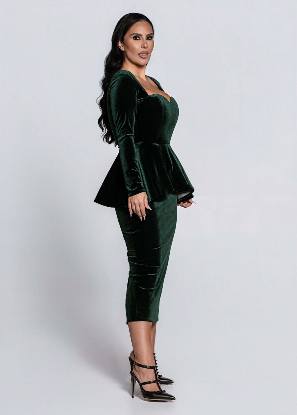 Rochie SIA Velvet Sinner midi din catifea verde, croială tip creion, talie marcată și decolteu în inimă, eleganță de seară